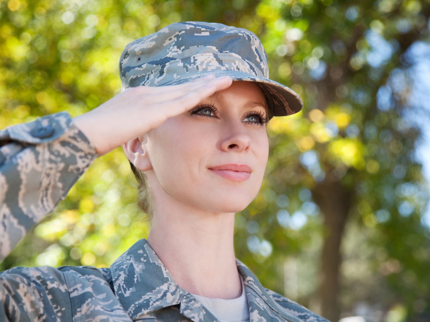 //qdefense.net/wp-content/uploads/2021/03/Female-Soldier-2.jpg